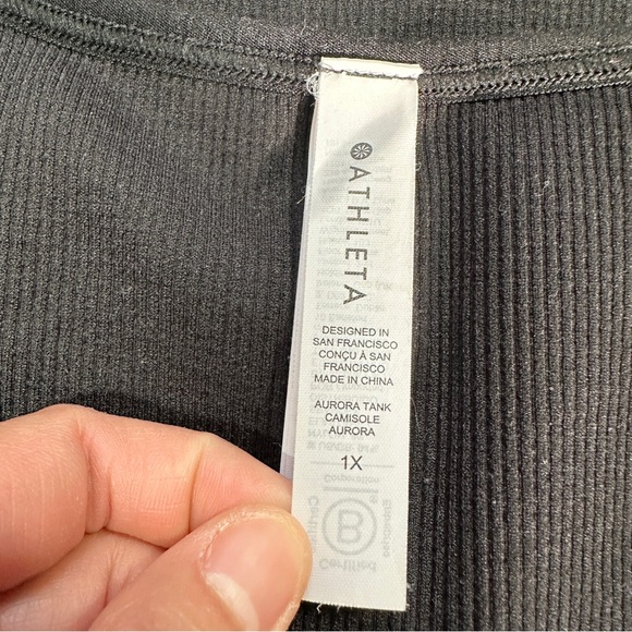 SOLD | Athleta Aurora Seamless Tank Top V-Neck Ribbed Yoga in Black Plus Size 1X - Picture 8 of 11